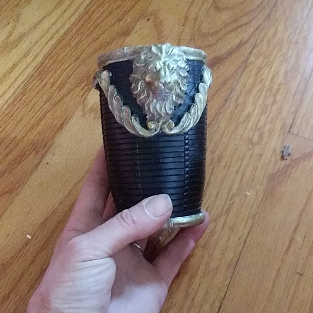 - Lionhead on cup